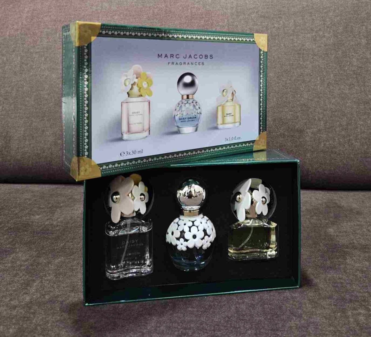 GIFT SET- MARC JACOBS SET OF 3